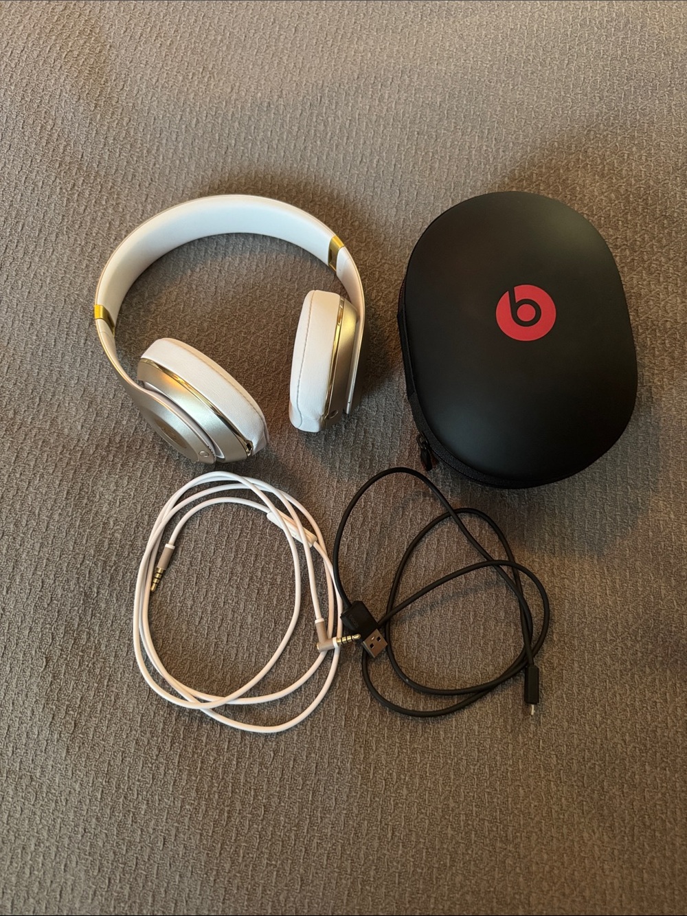 Beats by Dre Studio 2.0 Wireless Headphones - White & Gold
